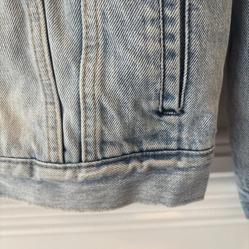 Levi's Men's Trucker size Small‎ Shearling Denim Jacket